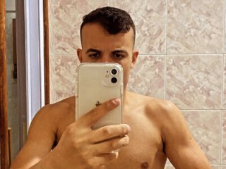Junior17cm_1993 live webcam thumbnail