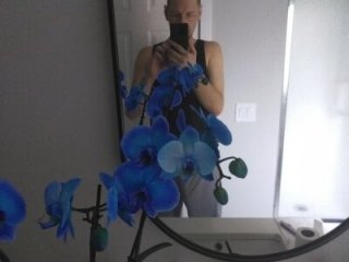 Justme_8519 live webcam thumbnail