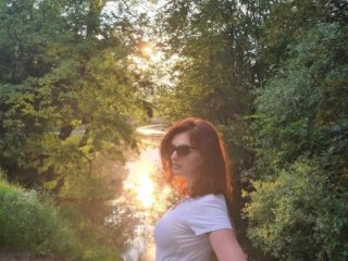 juicyNadine live webcam thumbnail