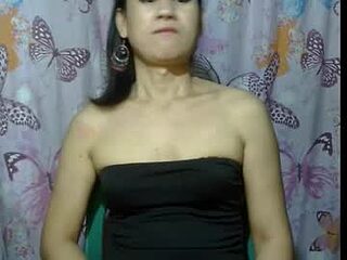 julia111987 live webcam thumbnail