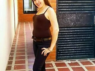 juliachannelhot live webcam thumbnail