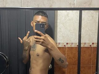 juliancito222 live webcam thumbnail