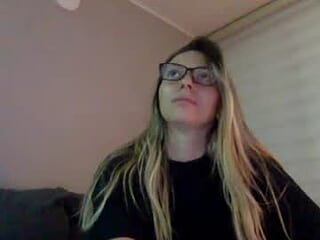 julieta0623 live webcam thumbnail
