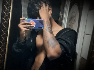 just_fucks live webcam thumbnail