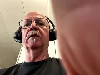 justwalter0064 live webcam thumbnail