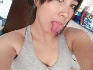 KAROLIVONNE live webcam thumbnail