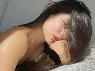 Kamiilyaa live webcam thumbnail