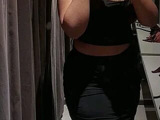 Kanika_x live webcam thumbnail