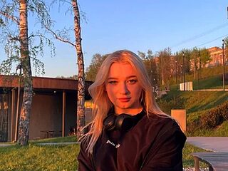 KarenaTalman live webcam thumbnail