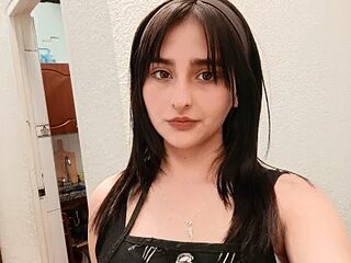 KarolyneLune live webcam thumbnail