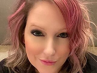 KatieX030 live webcam thumbnail