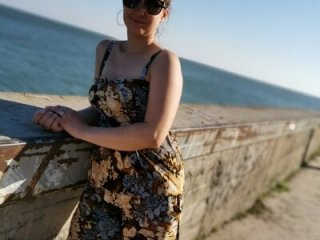 KatrinAlluring live webcam thumbnail
