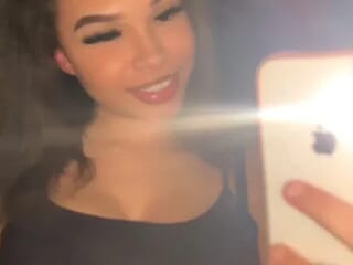 Kayla19XX live webcam thumbnail
