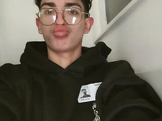 kaii_tay1 live webcam thumbnail