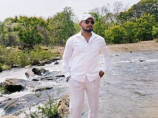 kamukhraja1 live webcam thumbnail