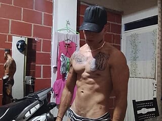 kanonbigcock90 live webcam thumbnail