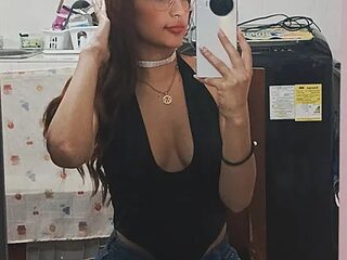 karen_lovee live webcam thumbnail
