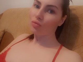 karinamadnessdesiree live webcam thumbnail