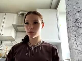 karissatrulove live webcam thumbnail