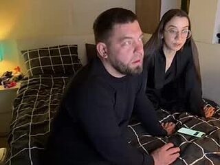 karl_and_klara live webcam thumbnail