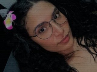 karla-ruiz live webcam thumbnail