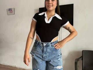 karlyn_cloe live webcam thumbnail