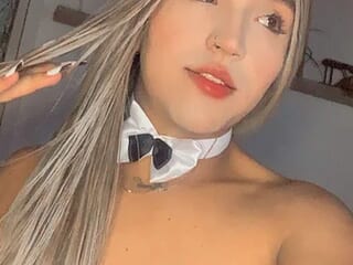 karyblushhh live webcam thumbnail