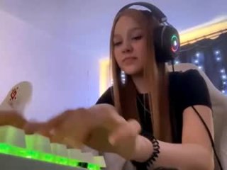 kayceefroehner live webcam thumbnail