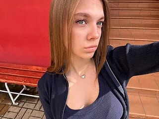 Kelly_Clarks live webcam thumbnail