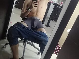 KevinG_77 live webcam thumbnail