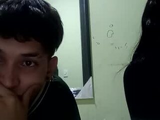 kendall_foxy28630 live webcam thumbnail