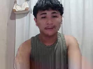 kenth_toyxxx live webcam thumbnail