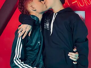KING_LOVERS1 live webcam thumbnail