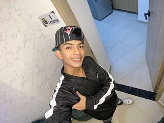 KITTY_BOSH live webcam thumbnail