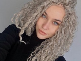 KikiWatson live webcam thumbnail