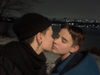 Kim__Ray live webcam thumbnail