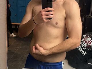 KinkyLovePublic live webcam thumbnail