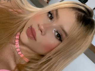 Kinky__Karo live webcam thumbnail