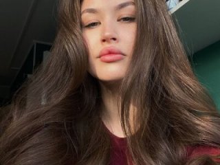 KiraBodrick live webcam thumbnail