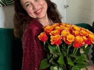 Kira_Adler live webcam thumbnail