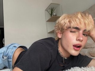 KittySkirtt1 live webcam thumbnail