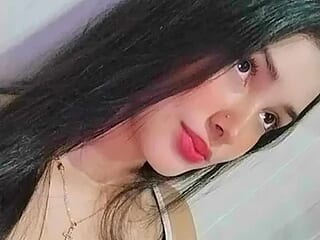 Kitty_lovee_23 live webcam thumbnail