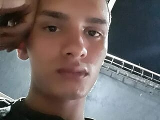 Kiwy_10 live webcam thumbnail
