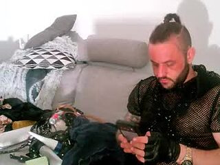 kinkysecretdesire live webcam thumbnail