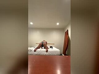 kinkysubbottom77 live webcam thumbnail