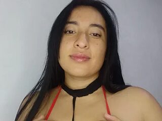 kira-stormm live webcam thumbnail