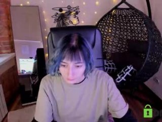 kira__cutie live webcam thumbnail