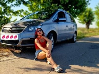 kiss_lovely_ live webcam thumbnail