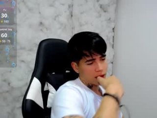 kiss_whitee live webcam thumbnail