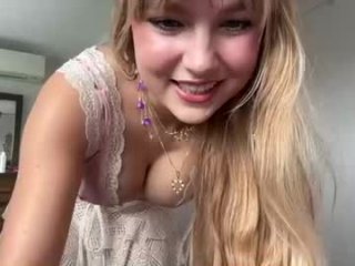 kittengirlxo live webcam thumbnail